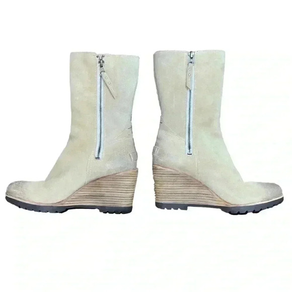 Sorel Women's Light Tan Wedge Boots - Picture 7 of 11